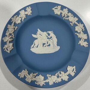 Wedgwood plate Jasperware Miniature Pegasus Perseus